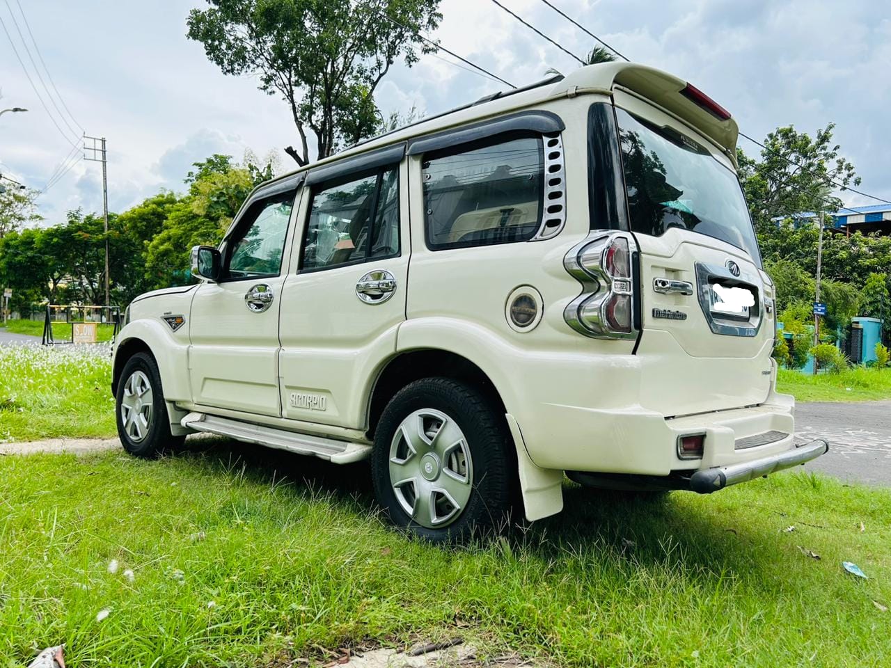 Car Rental Agent Mr. Abhijit Routh in Jhargram